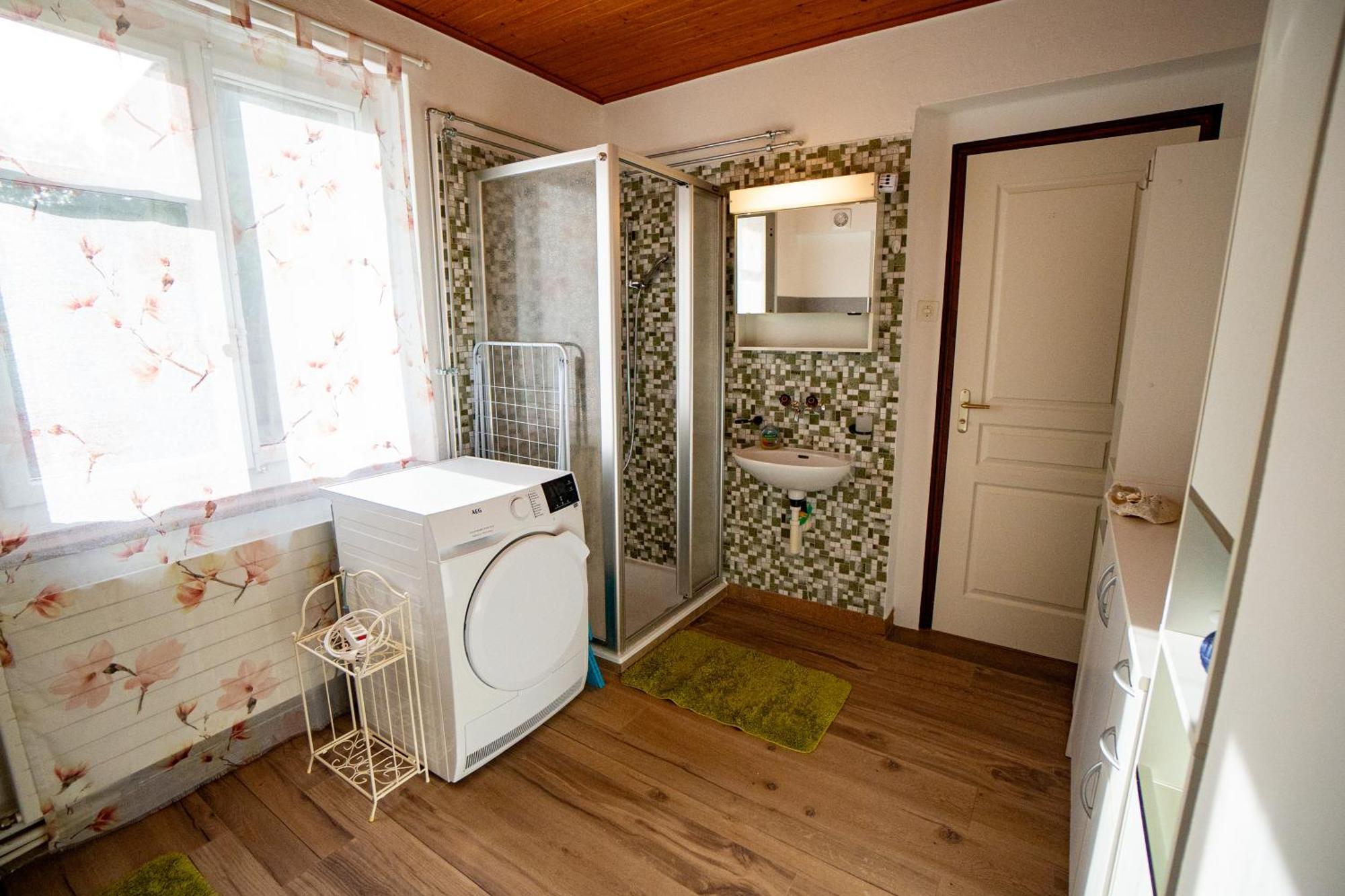 Gemuetliche Wohnung Mit Terasse Und Feuerstelle Lengnau Buitenkant foto