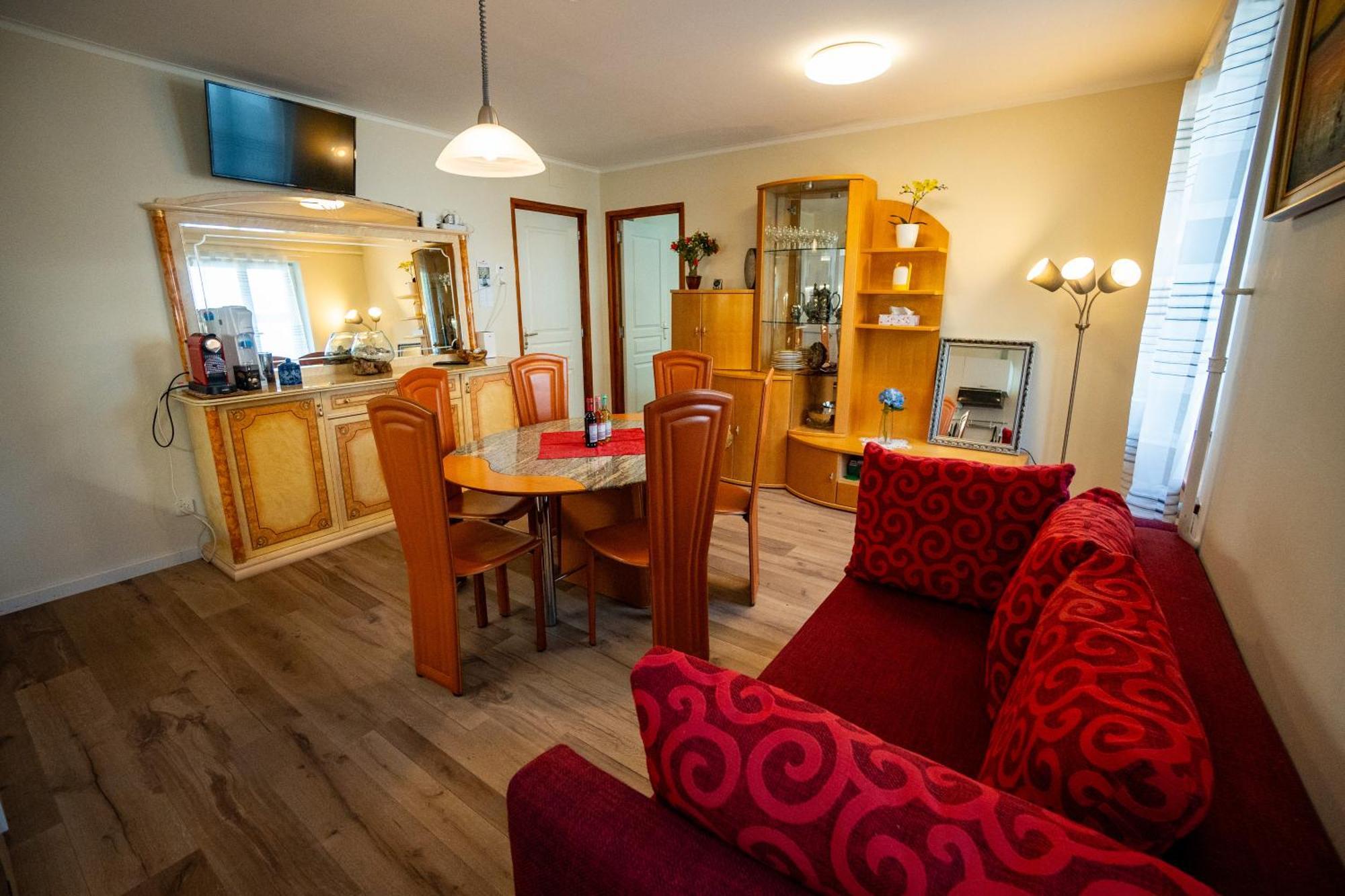 Gemuetliche Wohnung Mit Terasse Und Feuerstelle Lengnau Buitenkant foto